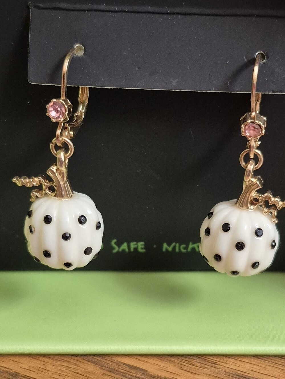 Betsey Johnson Black & White Polka Dot Pumpkin Drop Earrings. NEW WITH TAGS - Picture 3 of 4